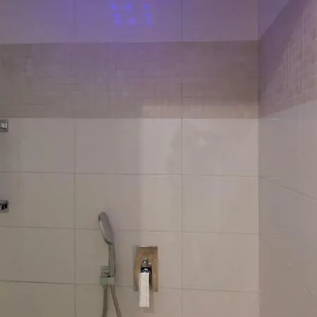 Diamond Center * גברובו